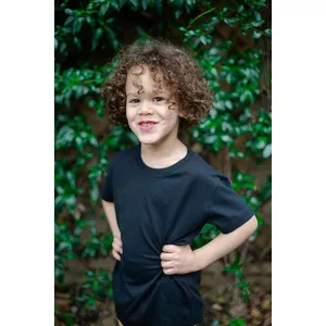 Image produit T-shirt noir enfant en coton BIO - Sans broderie sur Shopetic
