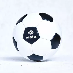 Image produit Ballon de football upcyclé - Rétro - Taille 5 sur Shopetic
